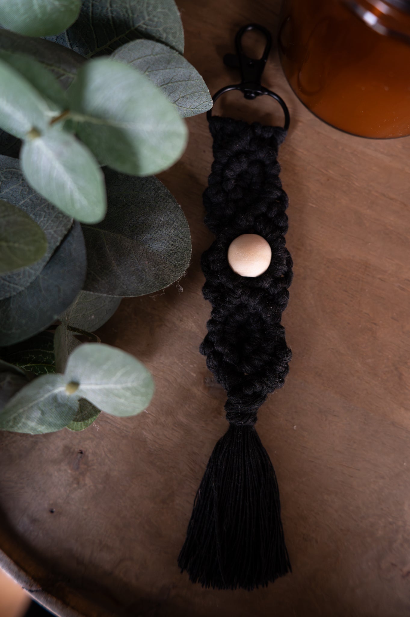 black-wood-macrame-keychain