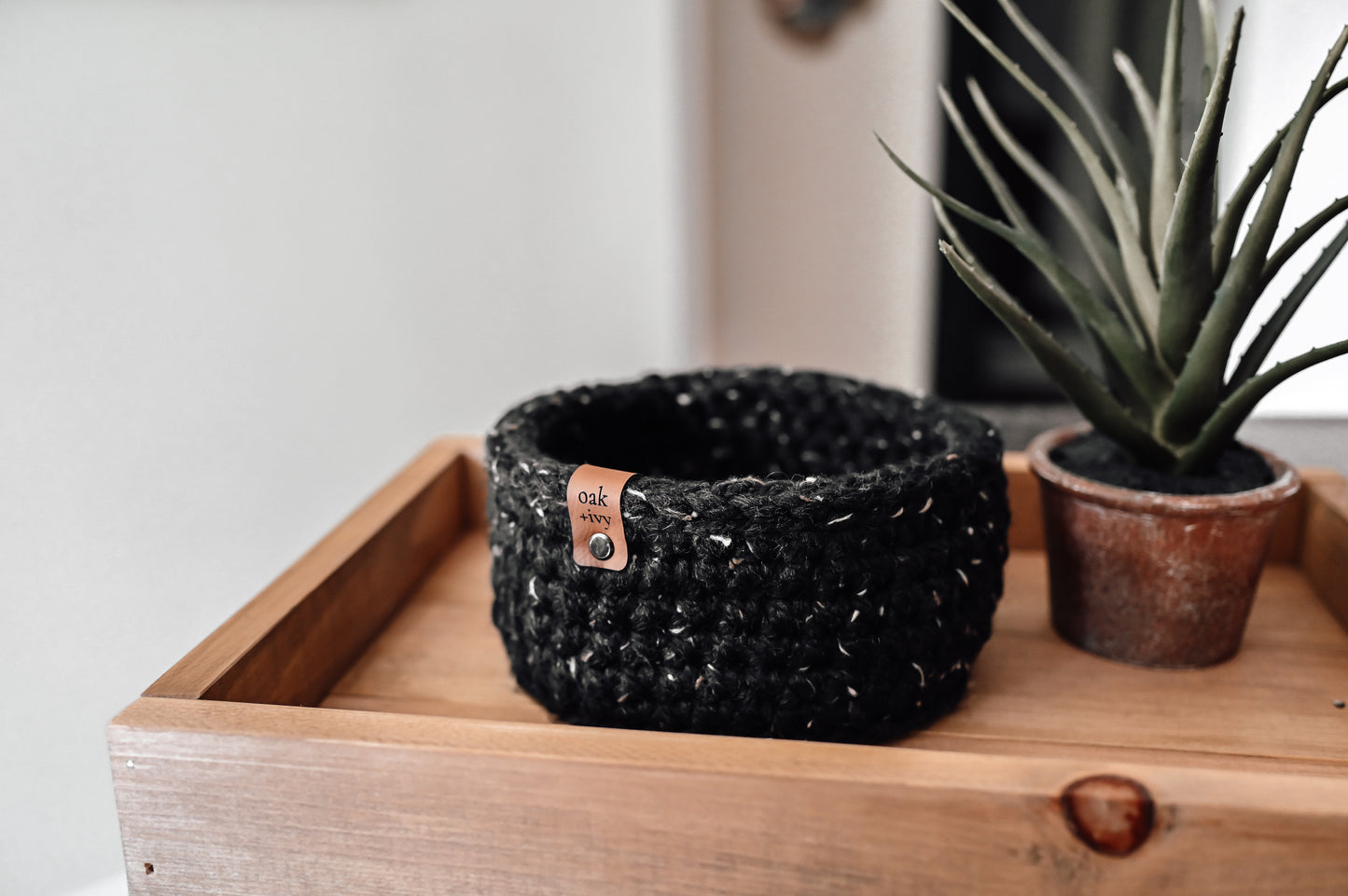 crocheted-organizing-basket-decor