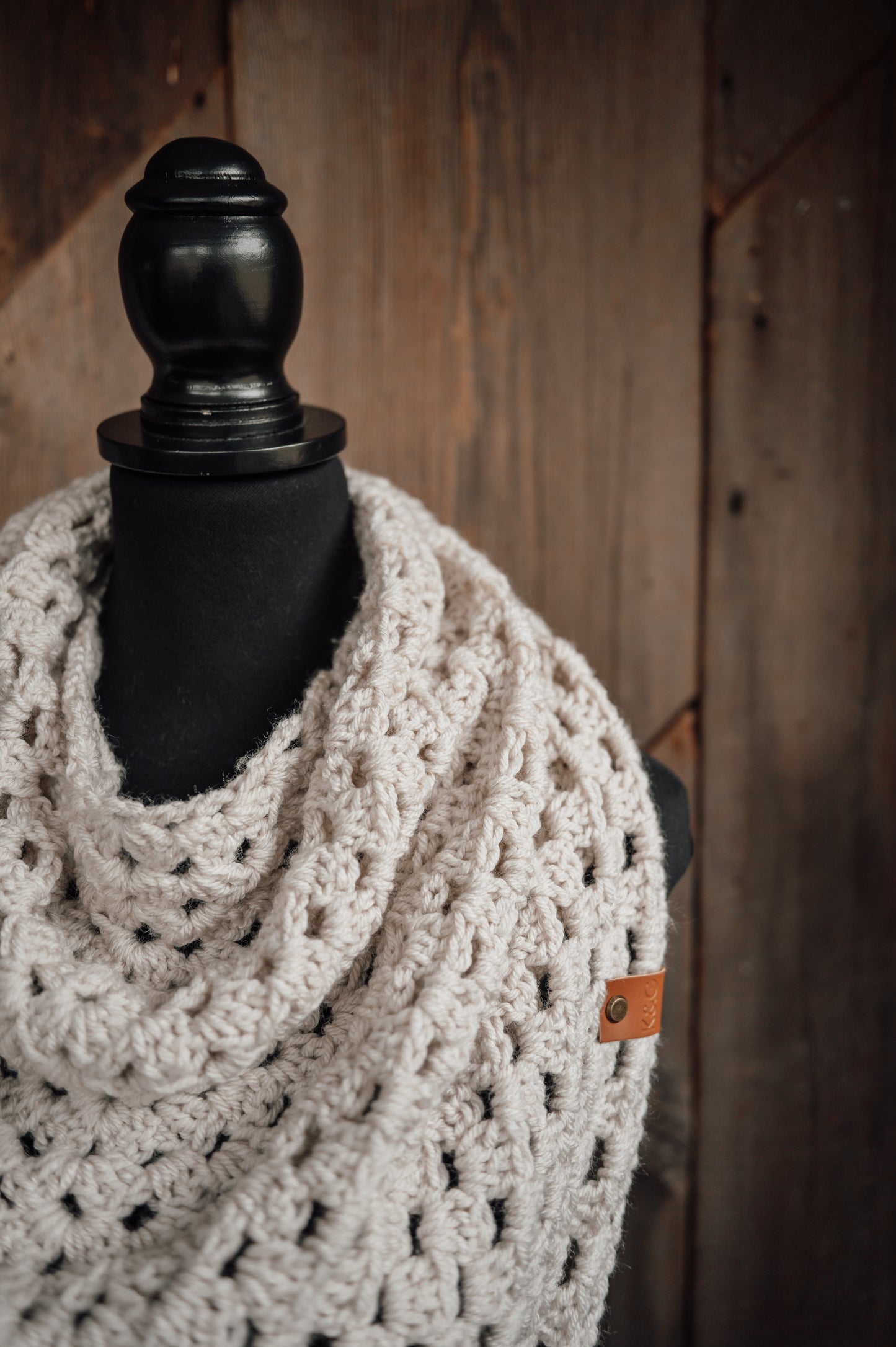 crocheted-winter-scarf-linen