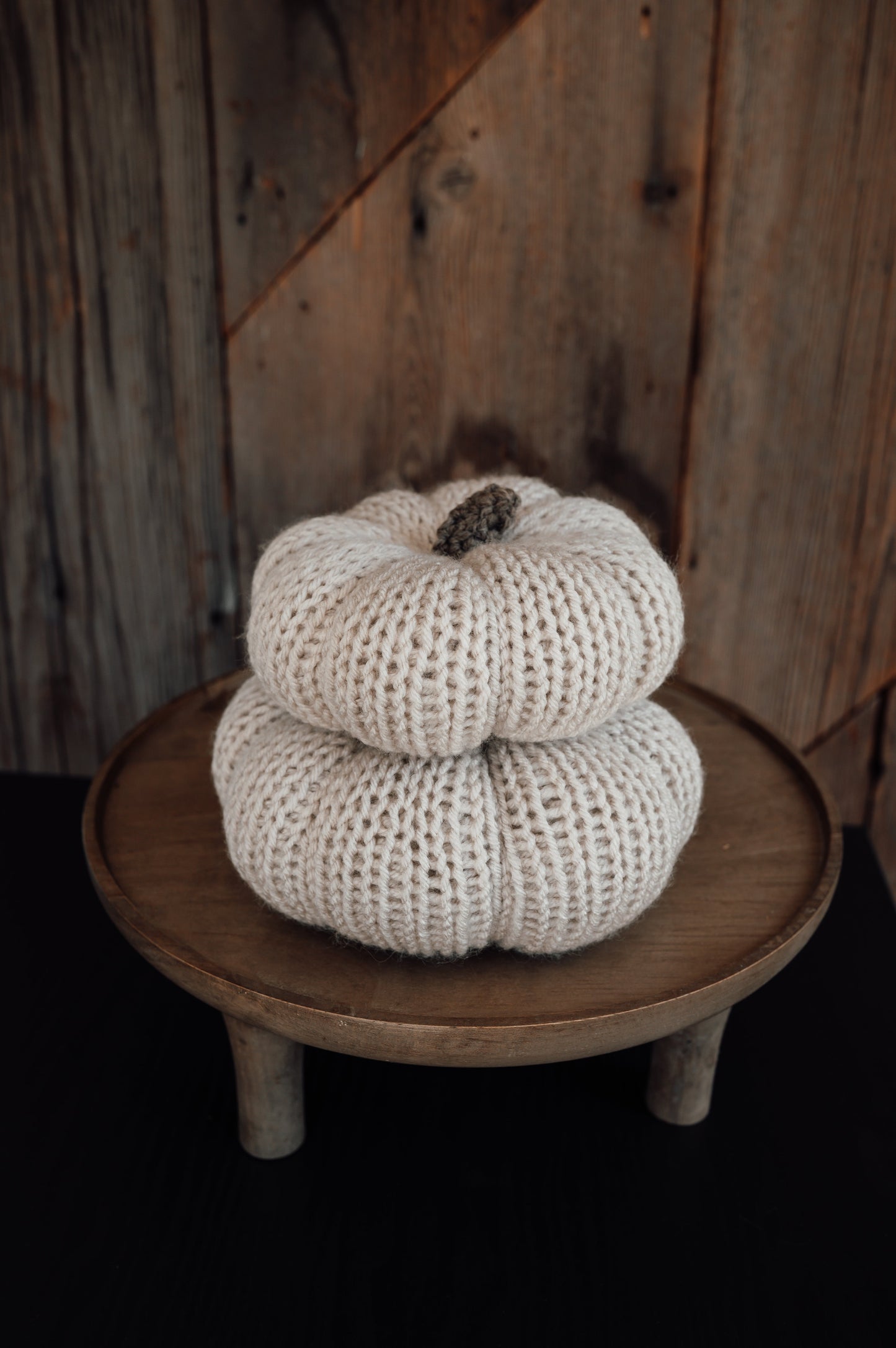 fall-knit-pumpkin-stack