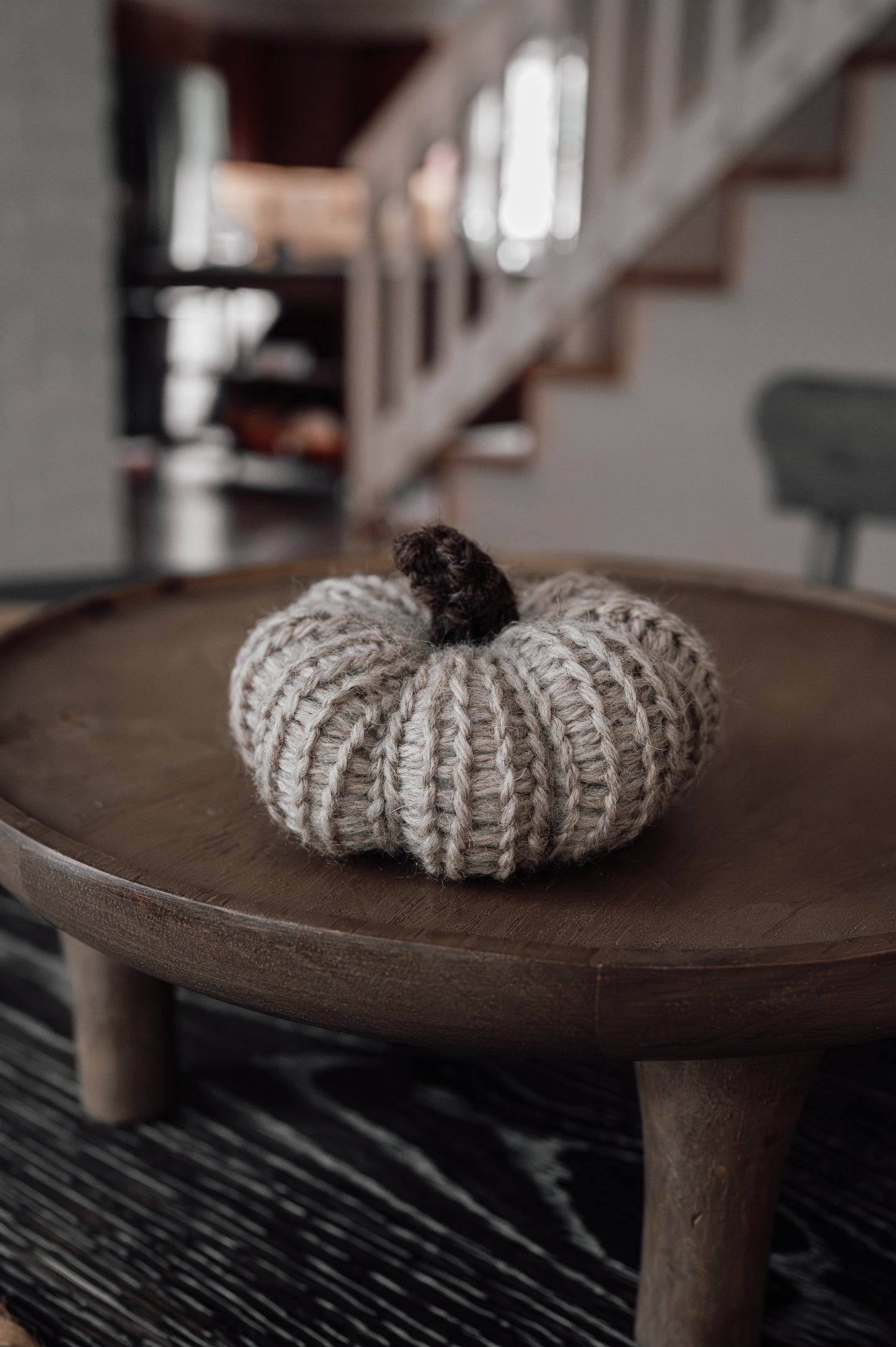 farmhouse-fall-knit-pumpkins