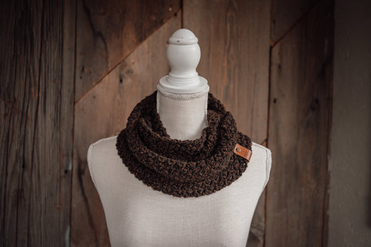 boho-crocheted-winter-cowl