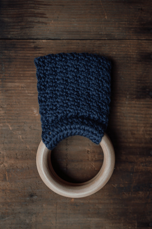 blue-crocheted-towel-holder