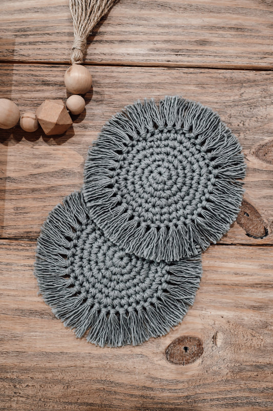 grey-crocheted-mug-rugs