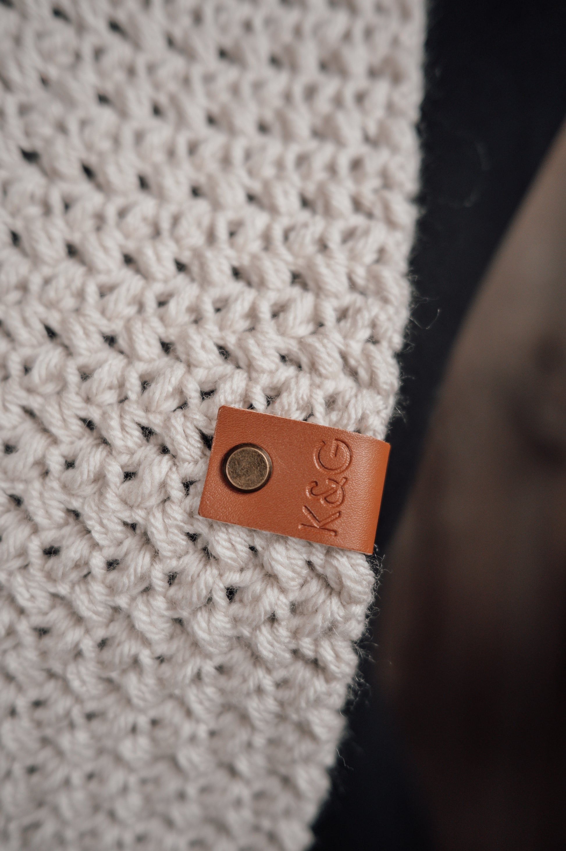 crocheted-neutral-infinity-scarf