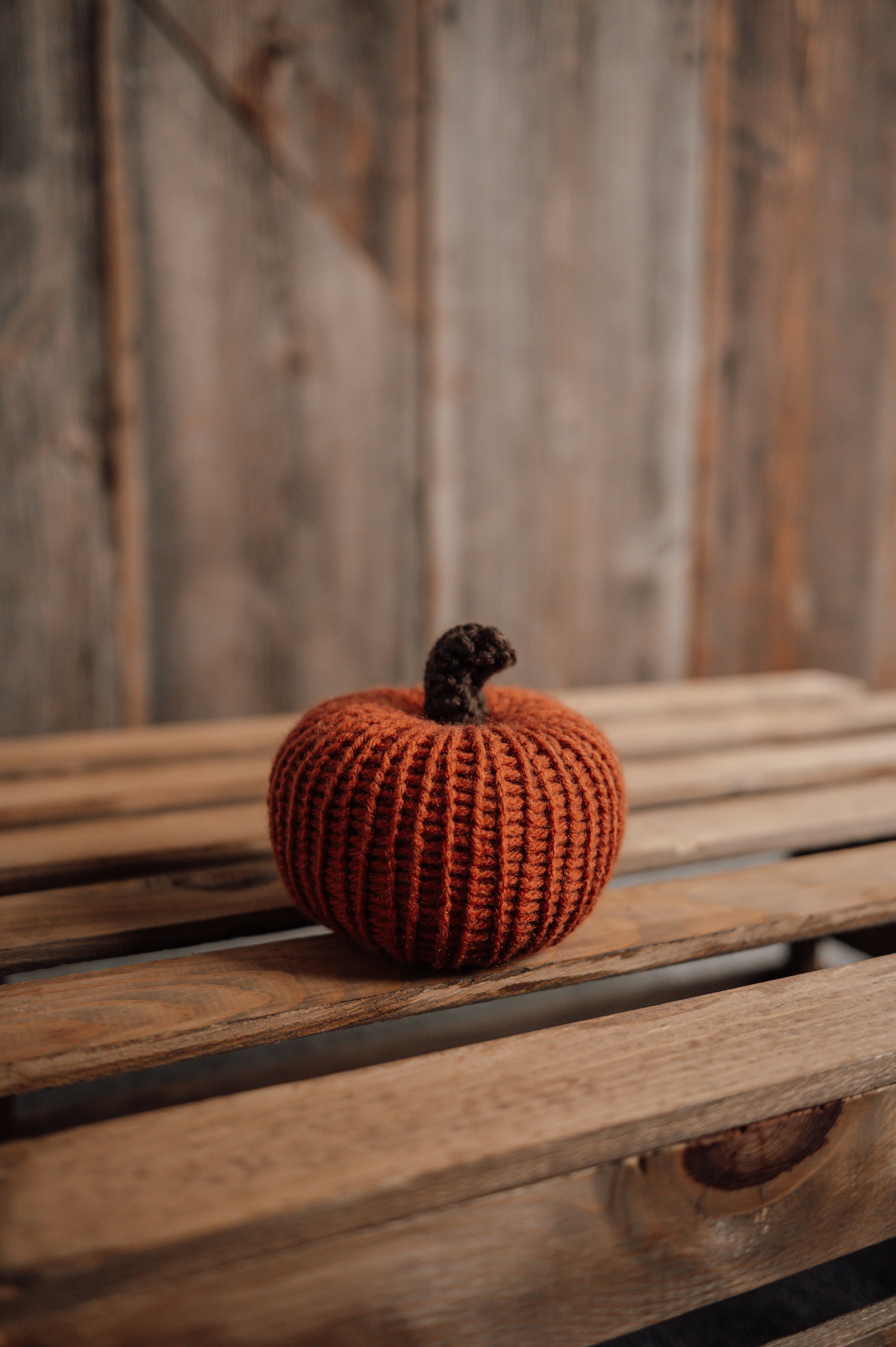 medium-rust-knit-pumpkin