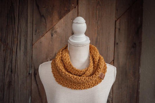 fall-crocheted-infinity-scarf