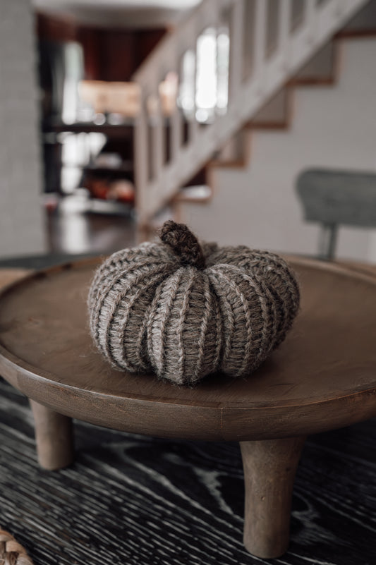 brown-knit-pumpkins