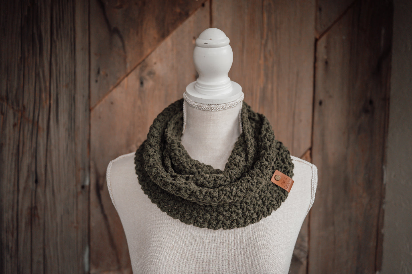 olive-infinity-cowl
