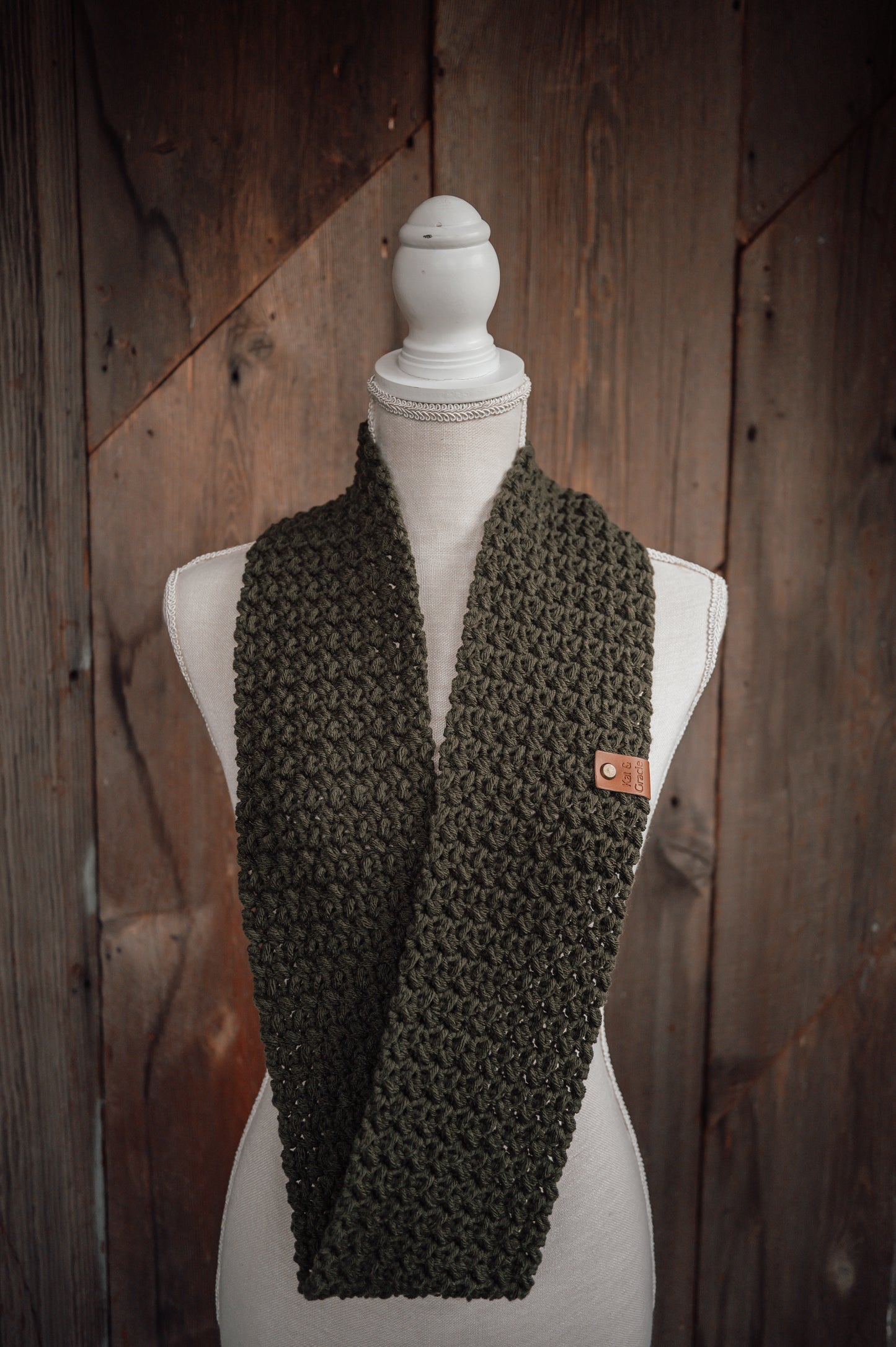 boho-olive-infinity-cowl
