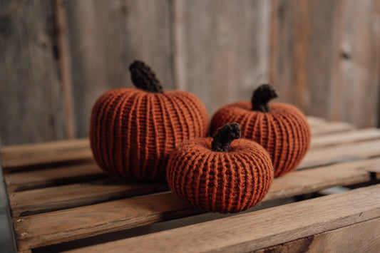 rust-mini-knit-pumpkins