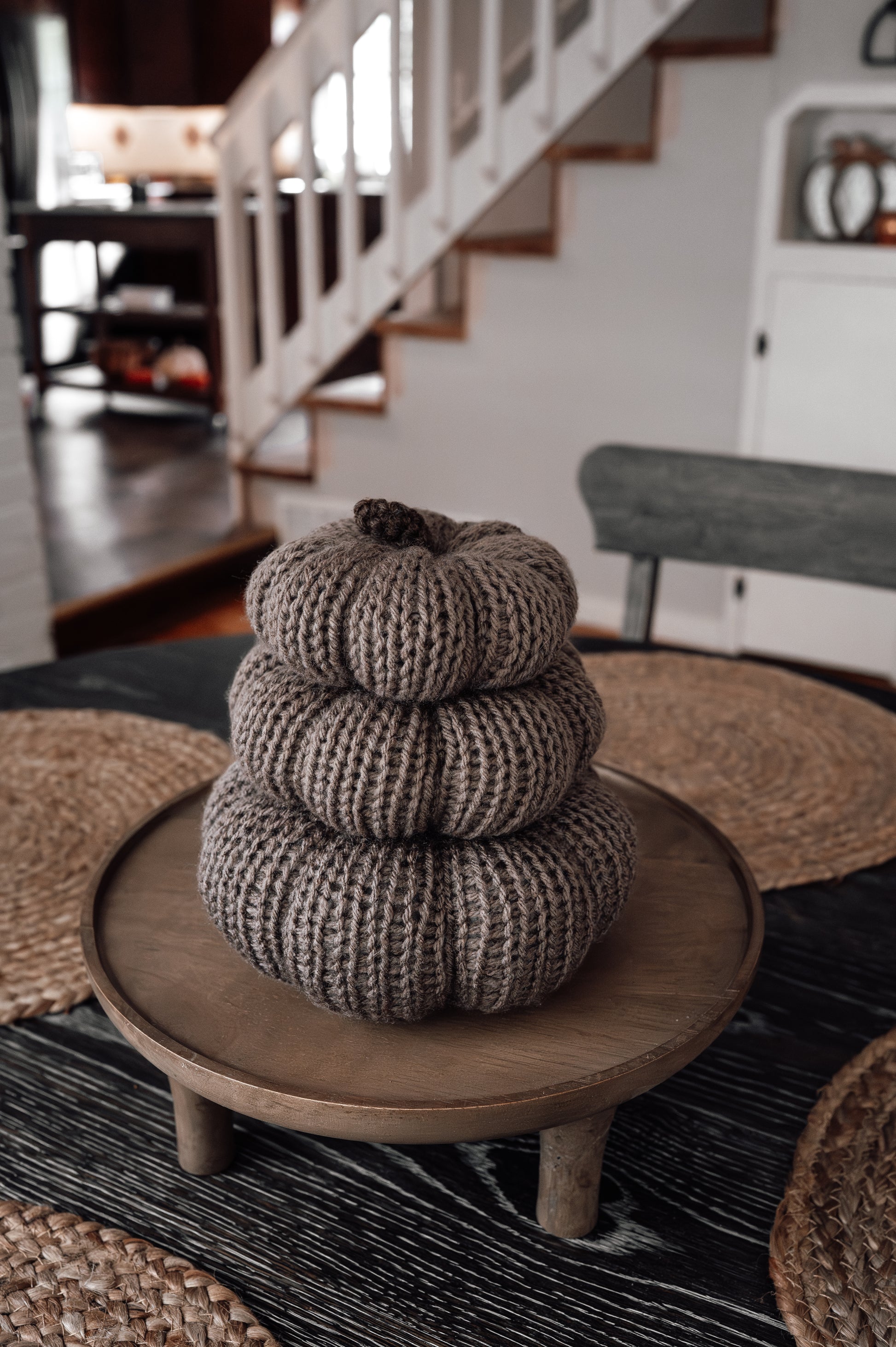 pumpkin-stack-fall-decor