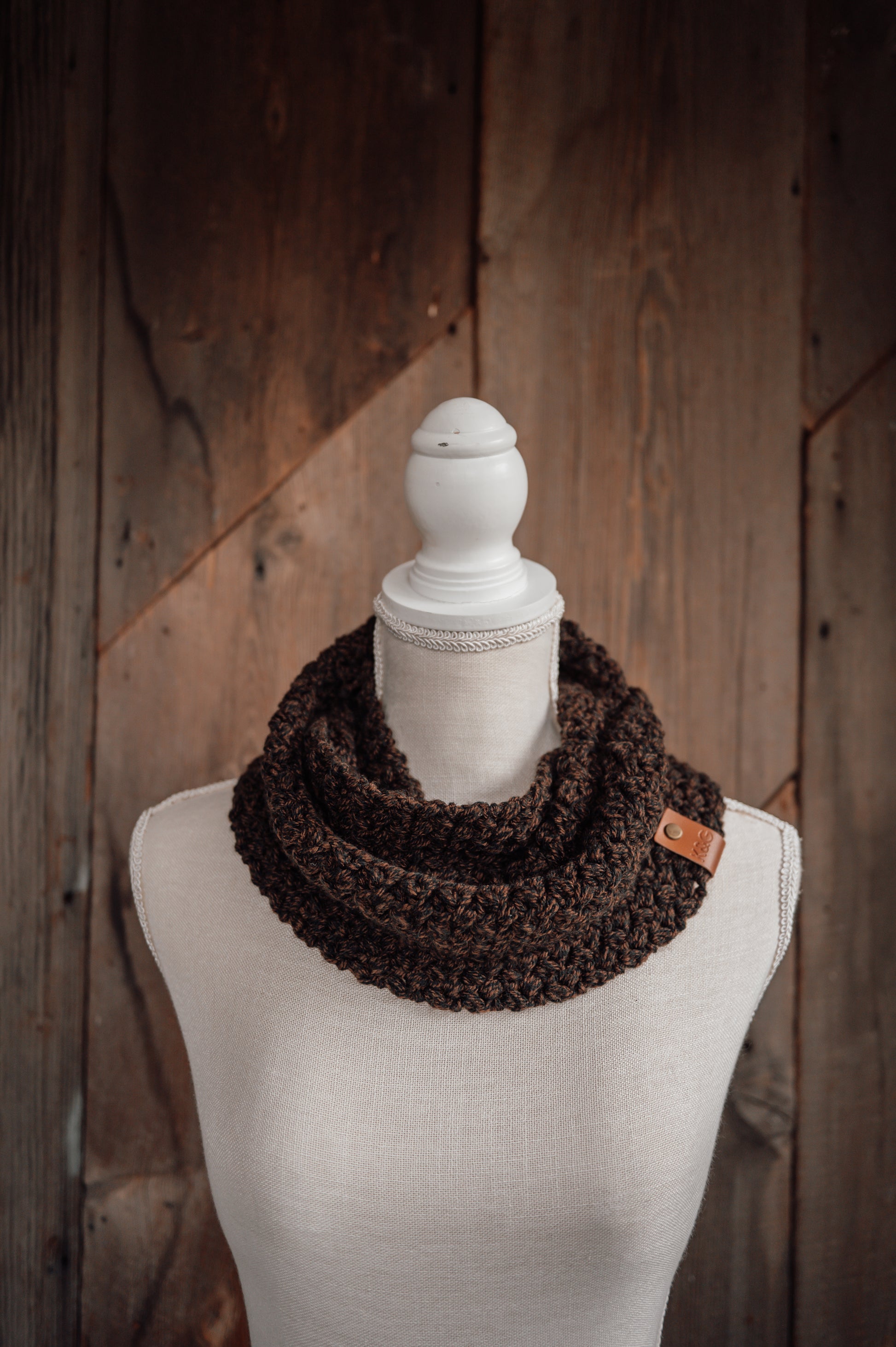 unisex-fall-crocheted-cowl